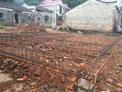 農(nóng)村房屋地基鋼筋鋪設(shè)的卓越之處 建設(shè)工程設(shè)計的視角